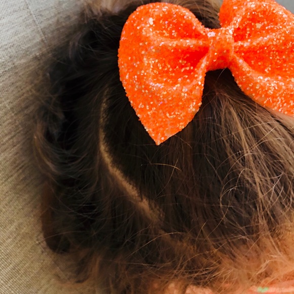 🎀Glitter Hairbow🎀 2 for $9! - Picture 2 of 3